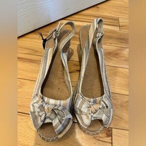 NWTS Croft & Barrow earth tones sandals heels sz 9